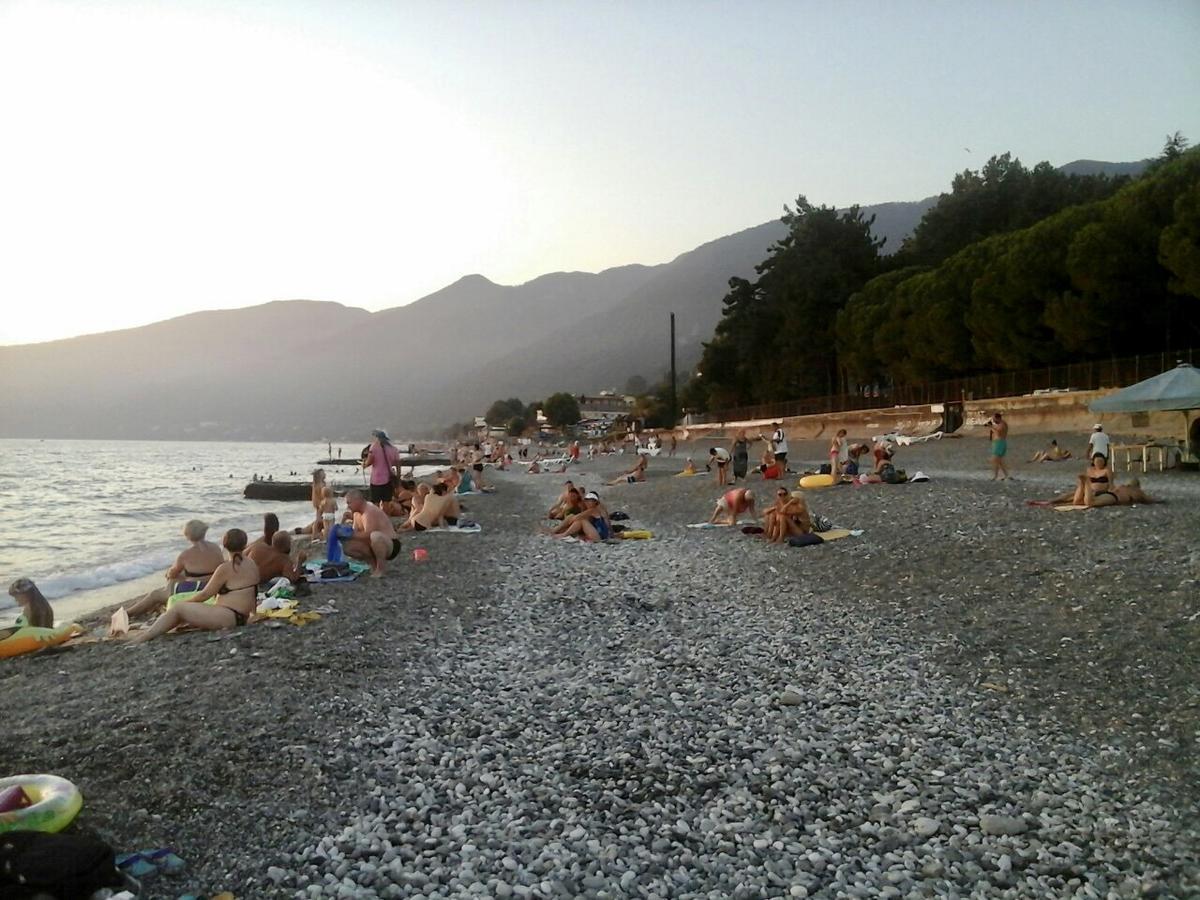 Частный Дом У Моря Gagra Exterior foto